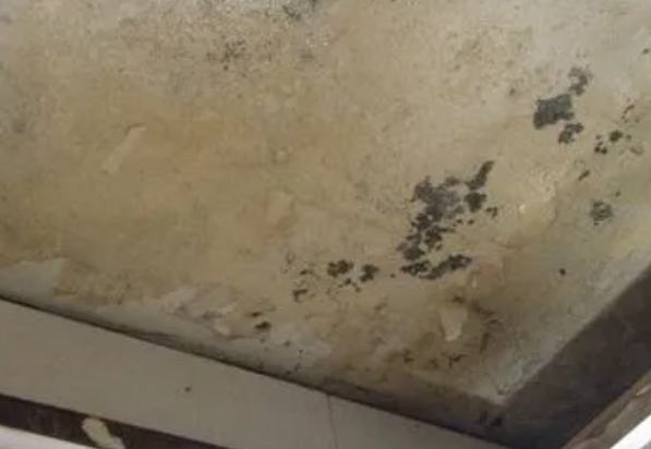 额敏阳台漏水维修公司分享下额敏卫生间渗水维修需要注意哪些问题。